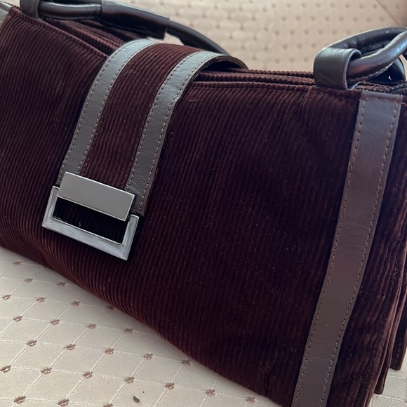 Brown corduroy handbag w/ metallic hardware - Picture 10 of 16